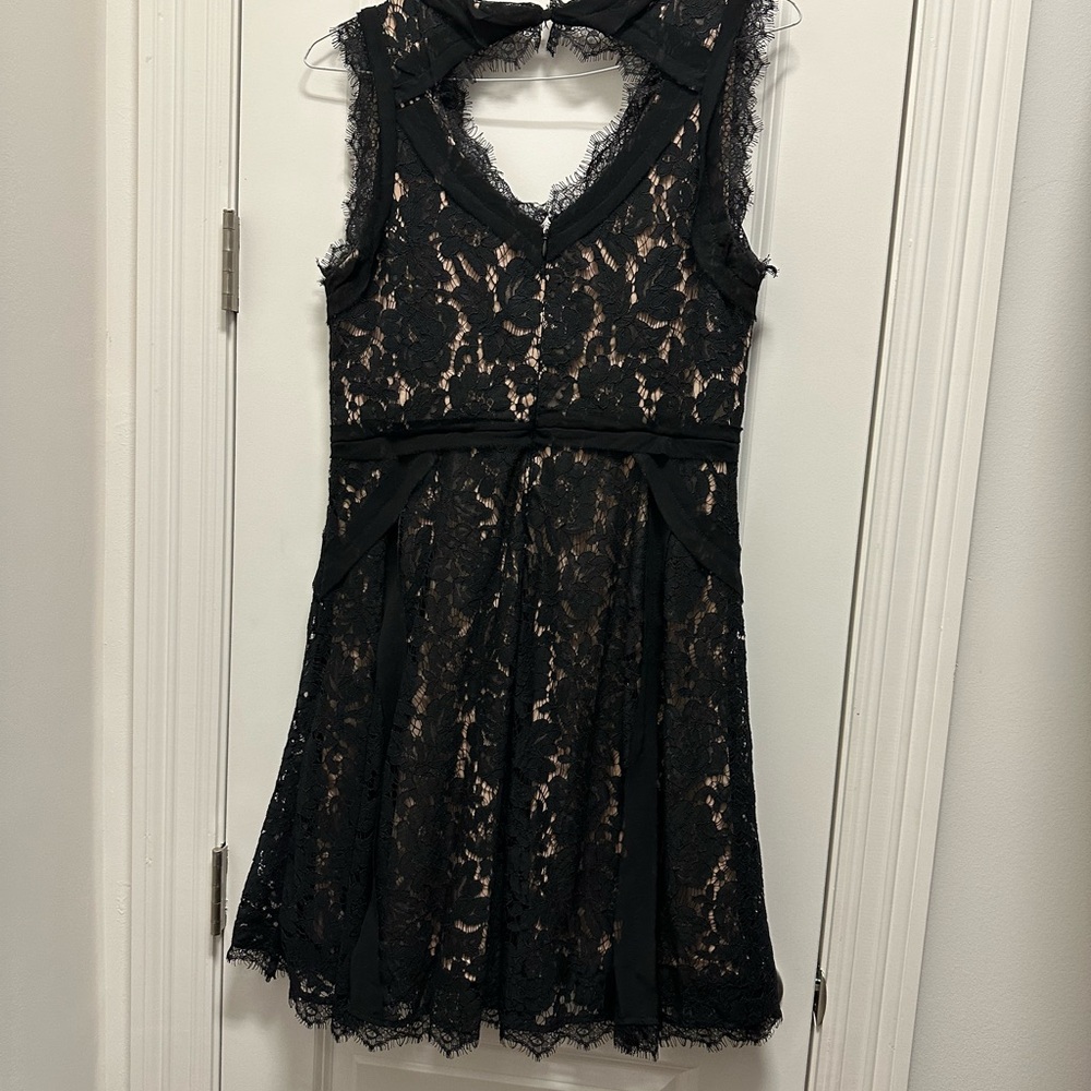 Lace Dress - Picture 2 of 2
